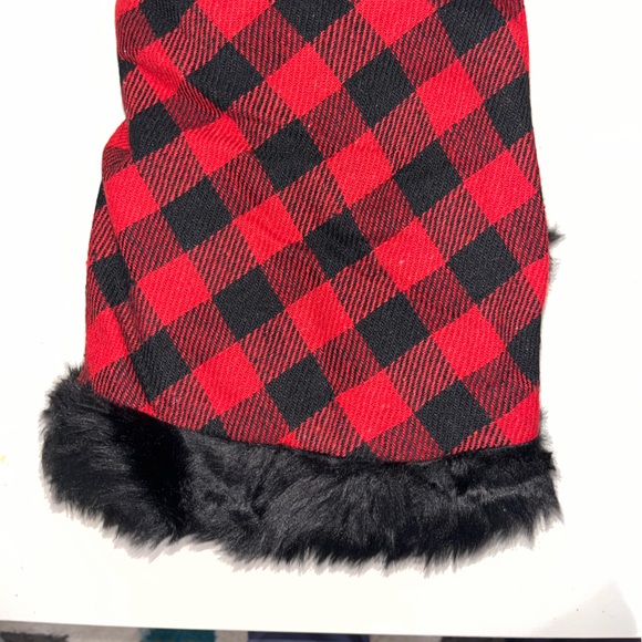 Buffalo Plaid Tree Skirt and Table Runner - Picture 4 of 6